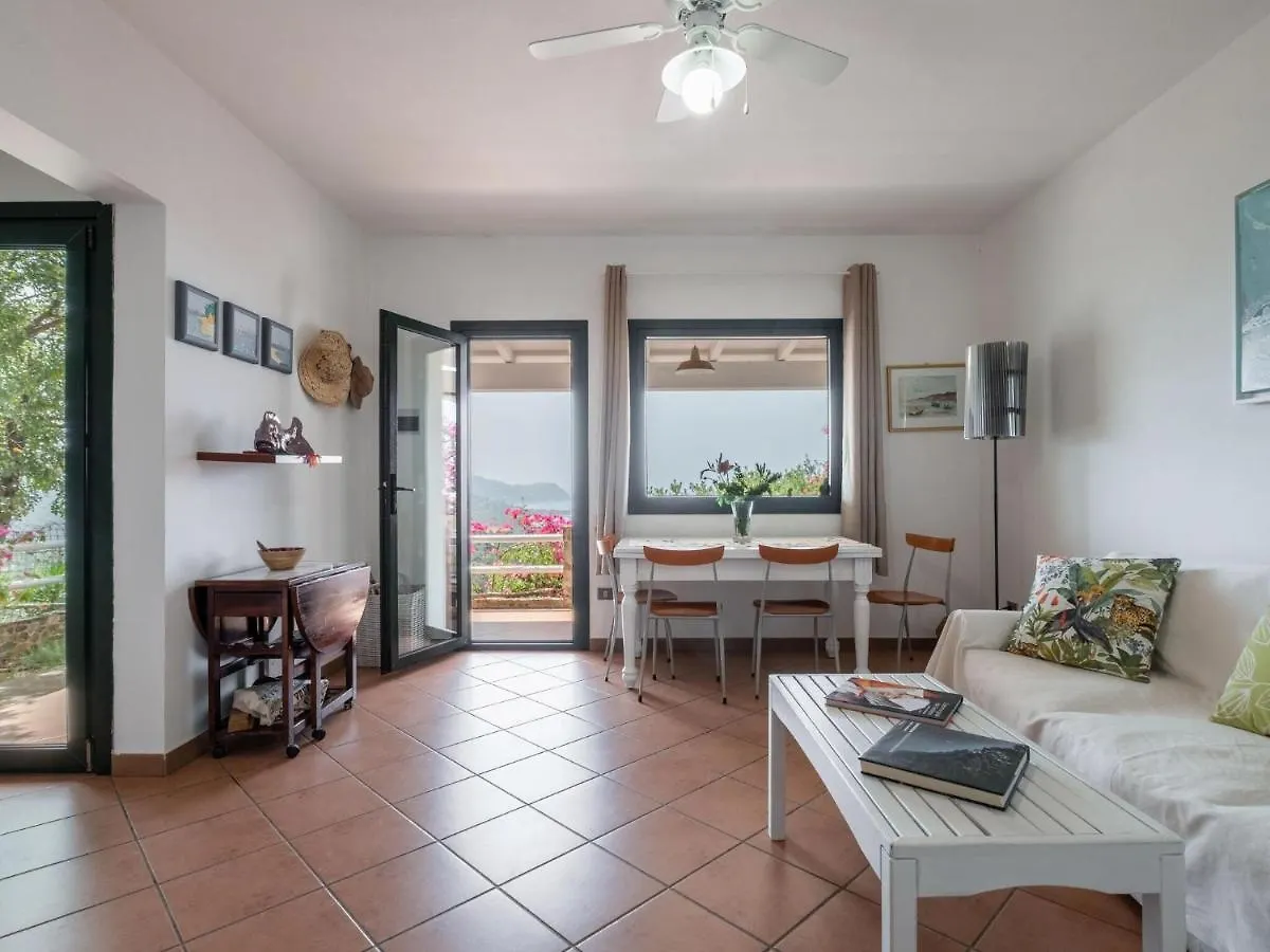 Picturesque Flat With Sea View Geremèas