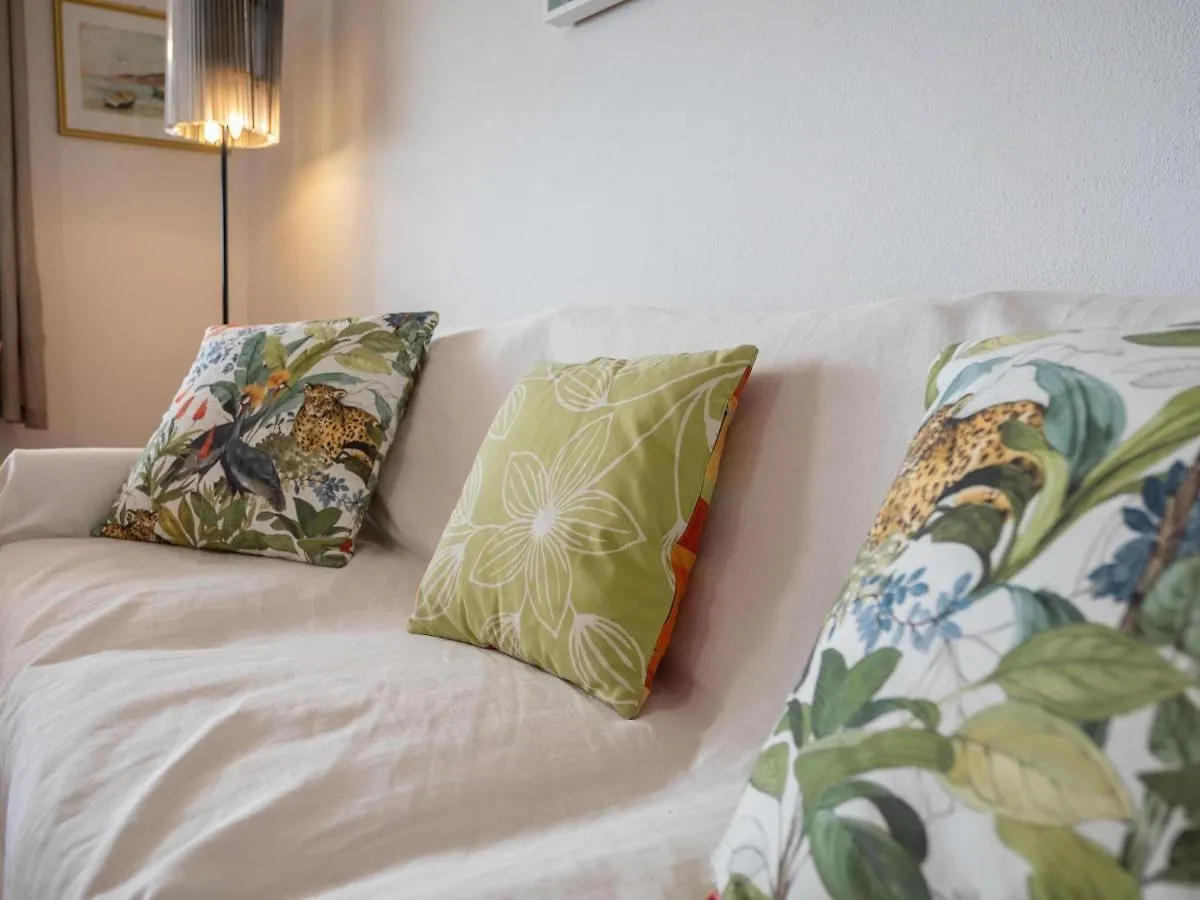 Apartment Picturesque Flat With Sea View Italien